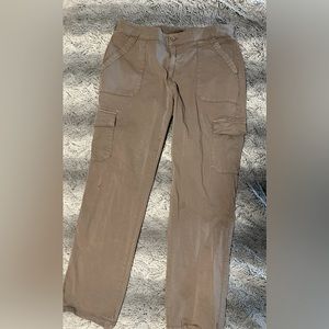 16x32 cargo pants